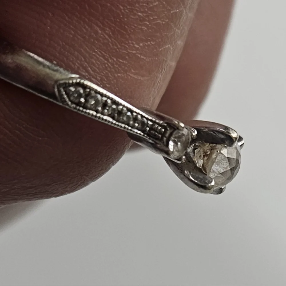 Dimond engagement ring - Picture 5 of 7
